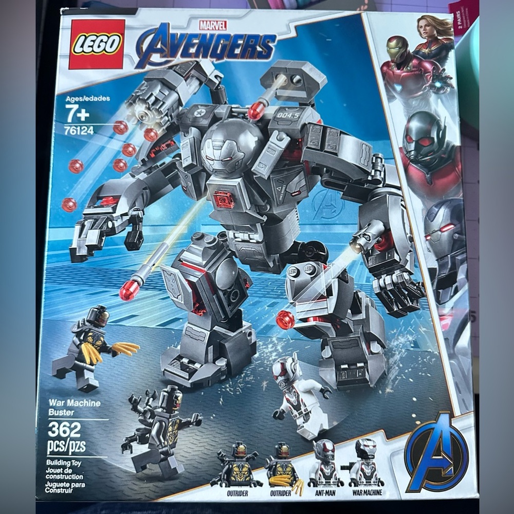 Lego Avengers “War Machine Buster” 362-piece set.